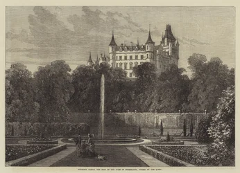 Dunrobin Castle, a sede do duque de Sutherland, visitada pela rainha